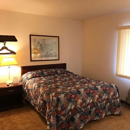 Mcgovern'S Motel And Suites Sun Prairie Extérieur photo