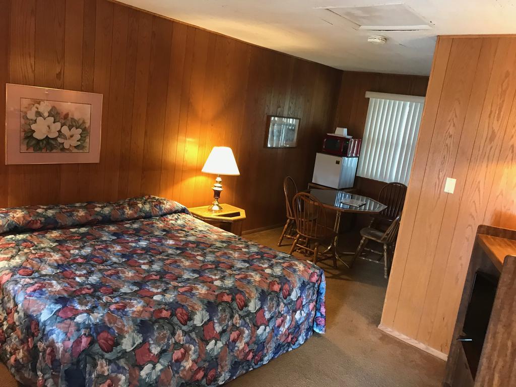 Mcgovern'S Motel And Suites Sun Prairie Extérieur photo
